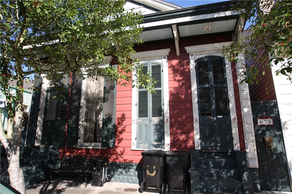 625 SPAIN Street