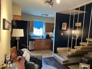 301 SEATTLE Street 11