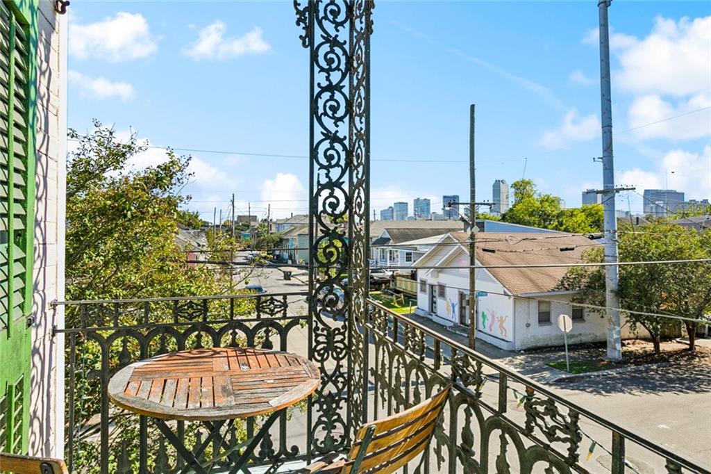 2003 DUMAINE Street