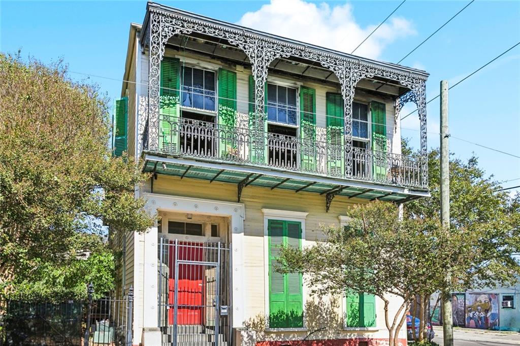 2003 DUMAINE Street