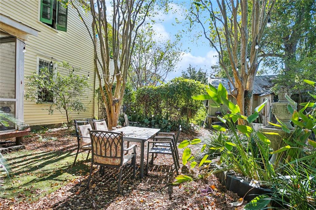 2003 DUMAINE Street