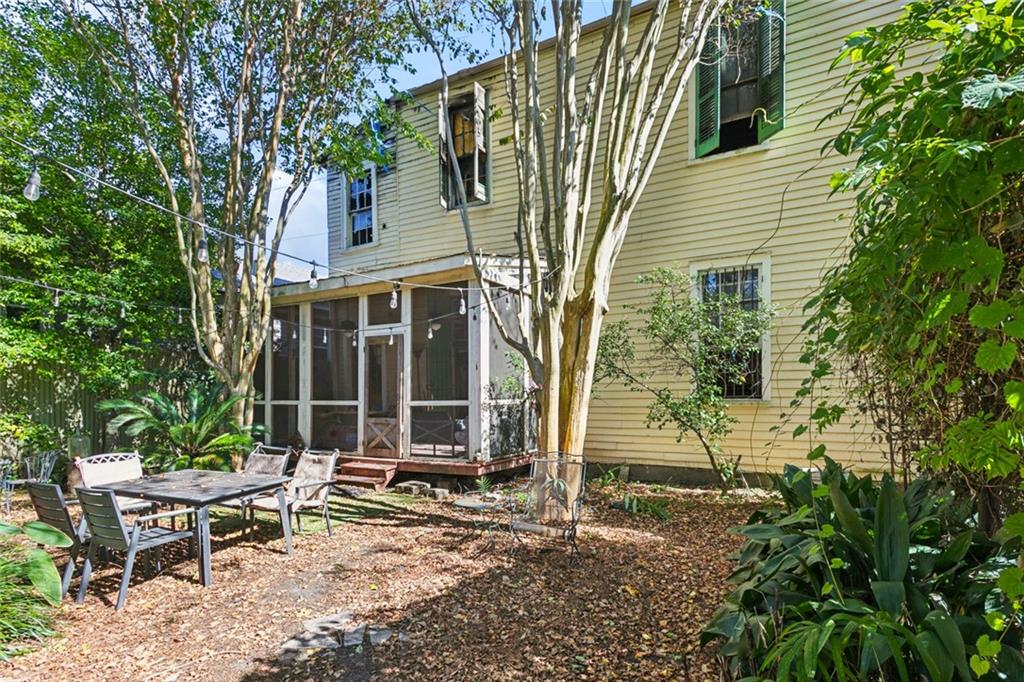 2003 DUMAINE Street