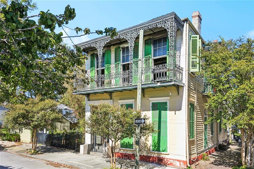 2003 DUMAINE Street