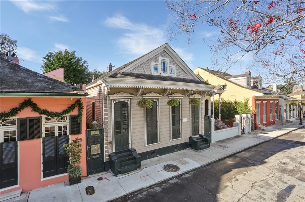 822 GOVERNOR NICHOLLS Street 4