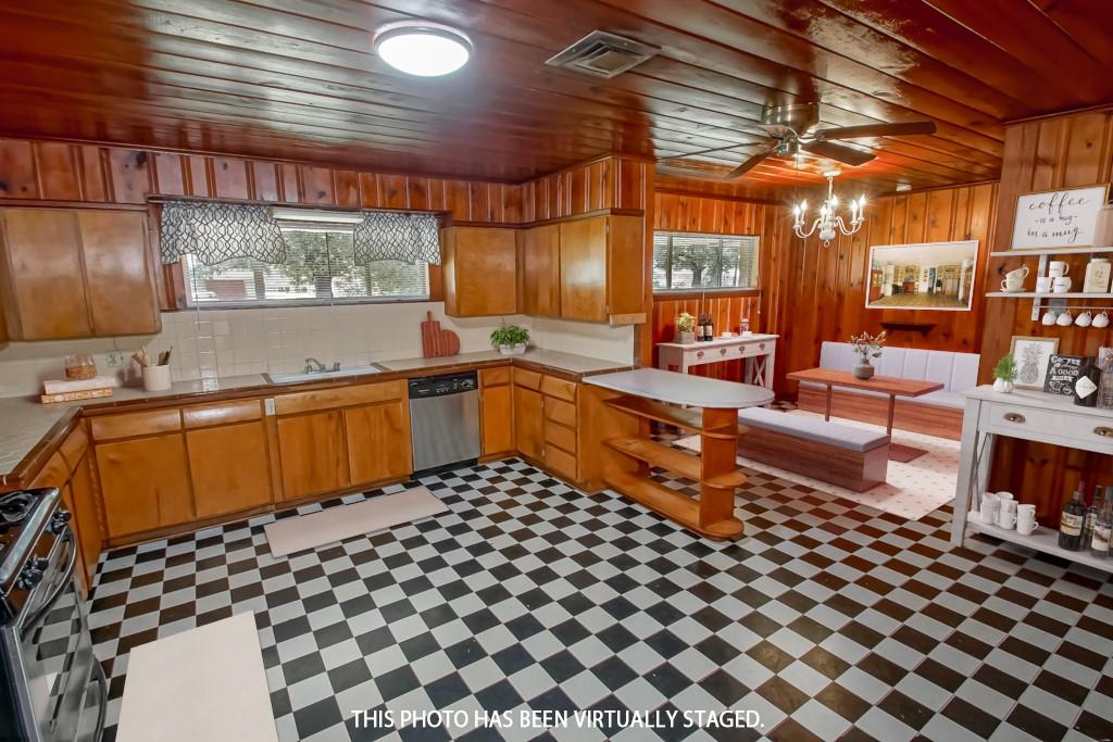 2133 ELLEN PARK Place