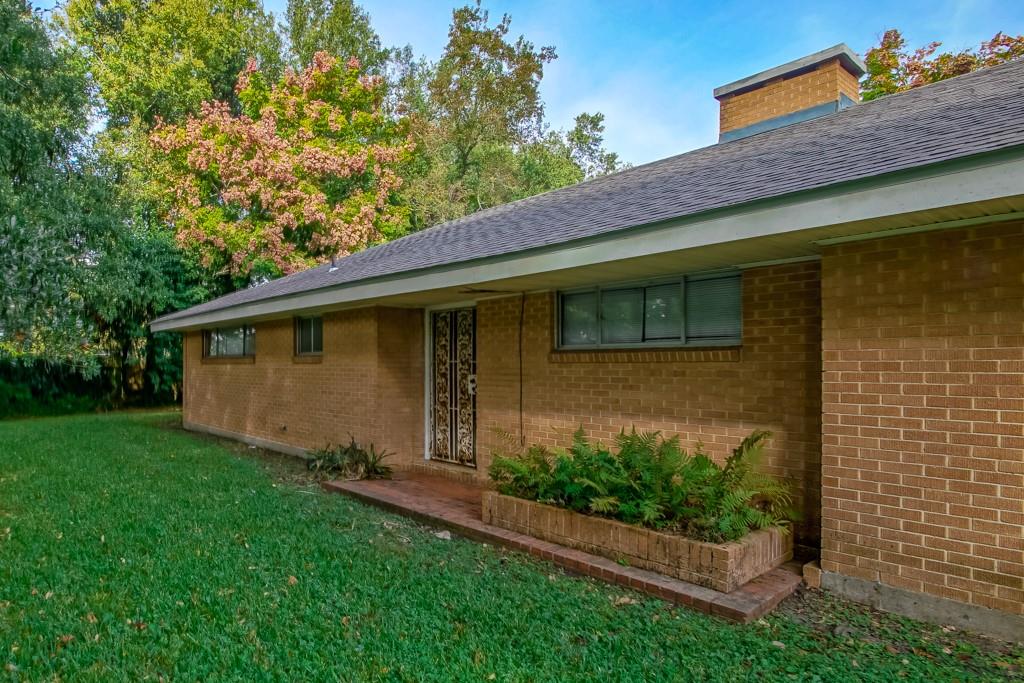 2133 ELLEN PARK Place