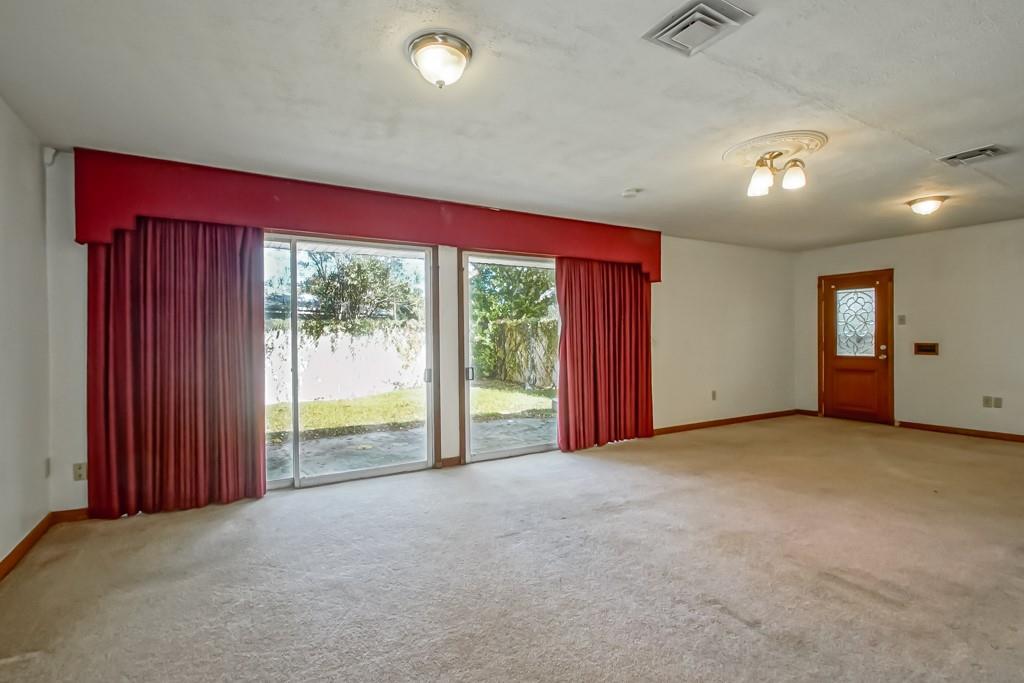 2133 ELLEN PARK Place