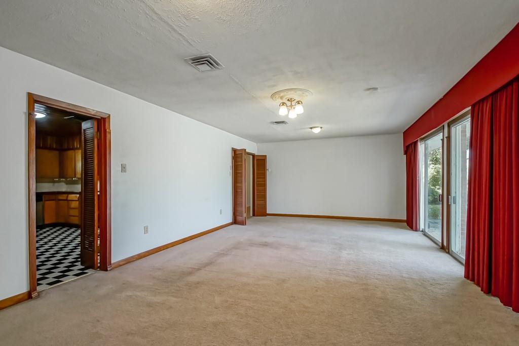 2133 ELLEN PARK Place