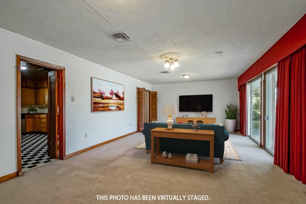 2133 ELLEN PARK Place