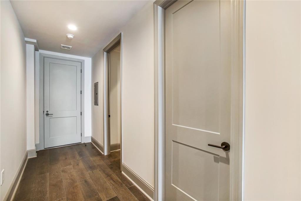 219 ROYAL Street 305