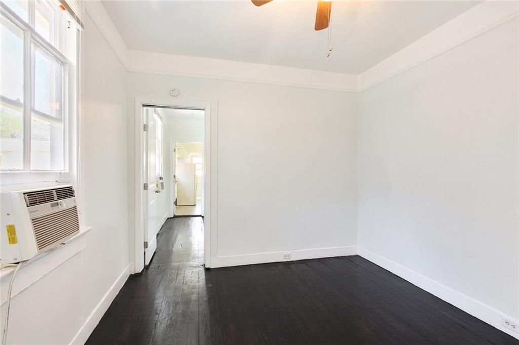 1808 LEONIDAS Street