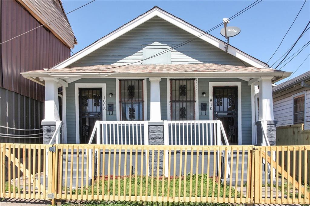 1808 LEONIDAS Street