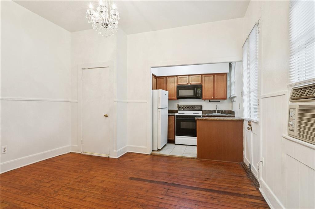 925 ROYAL Street 102