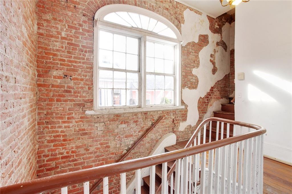932 BOURBON Street 2
