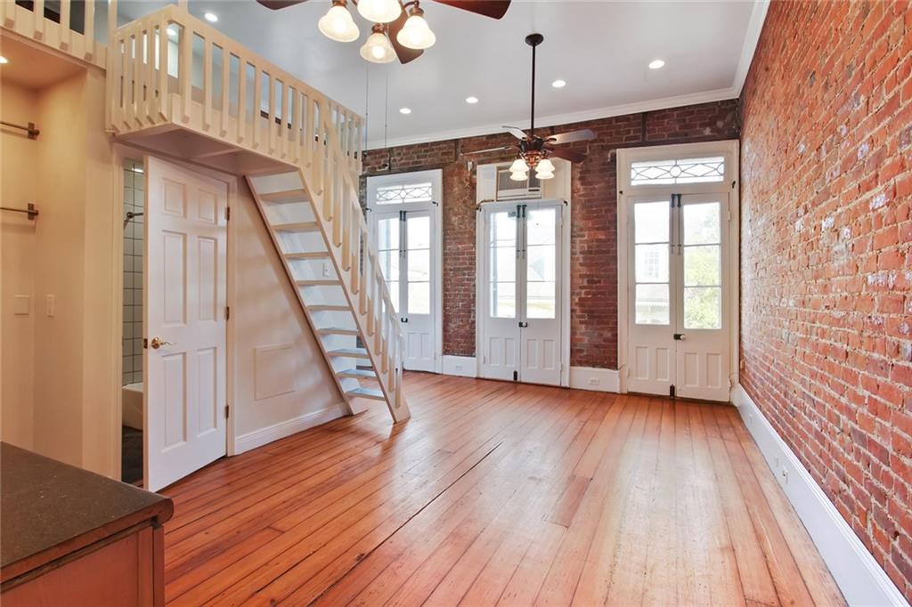 932 BOURBON Street 2