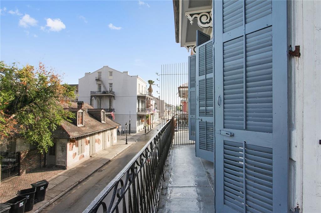 932 BOURBON Street 2