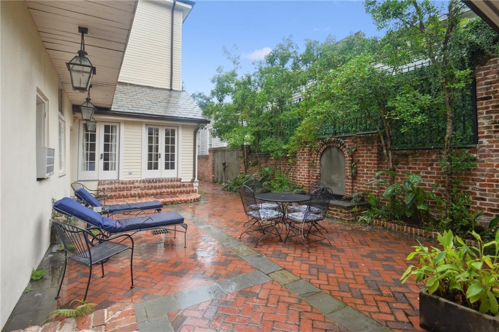 622 ESPLANADE Avenue