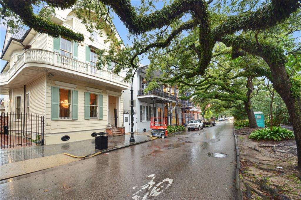 622 ESPLANADE Avenue