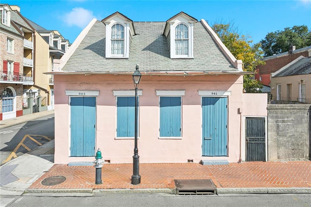 941-943 TOULOUSE Street