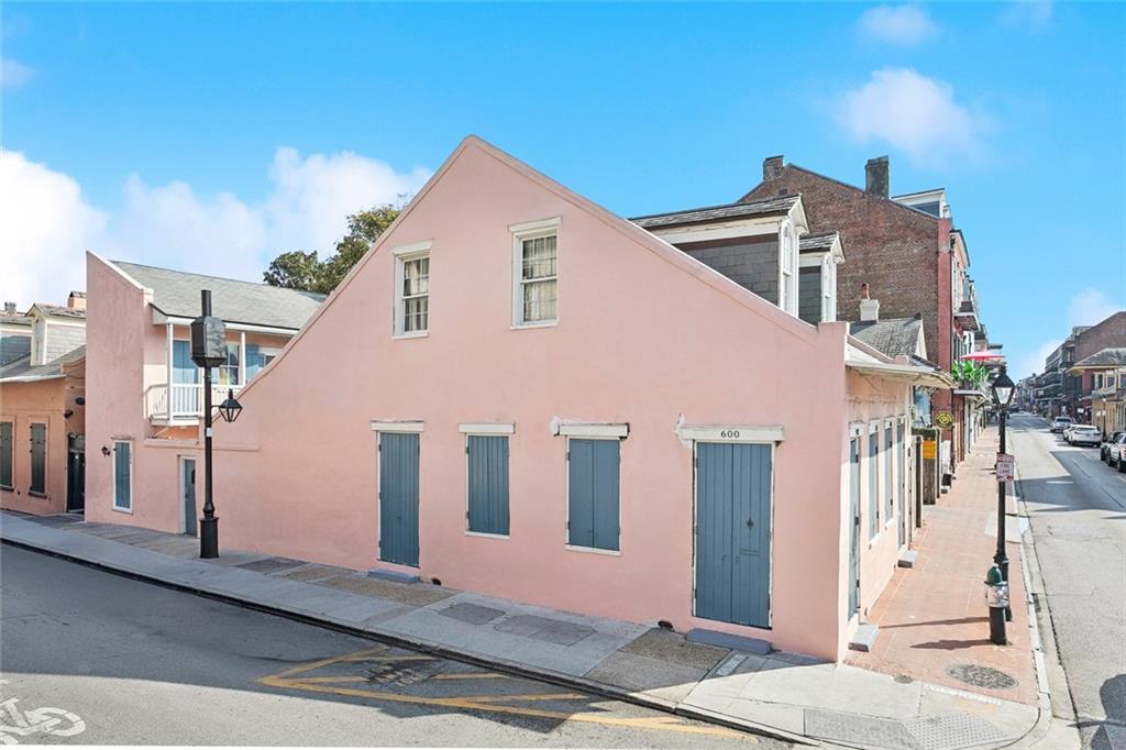 941-943 TOULOUSE Street