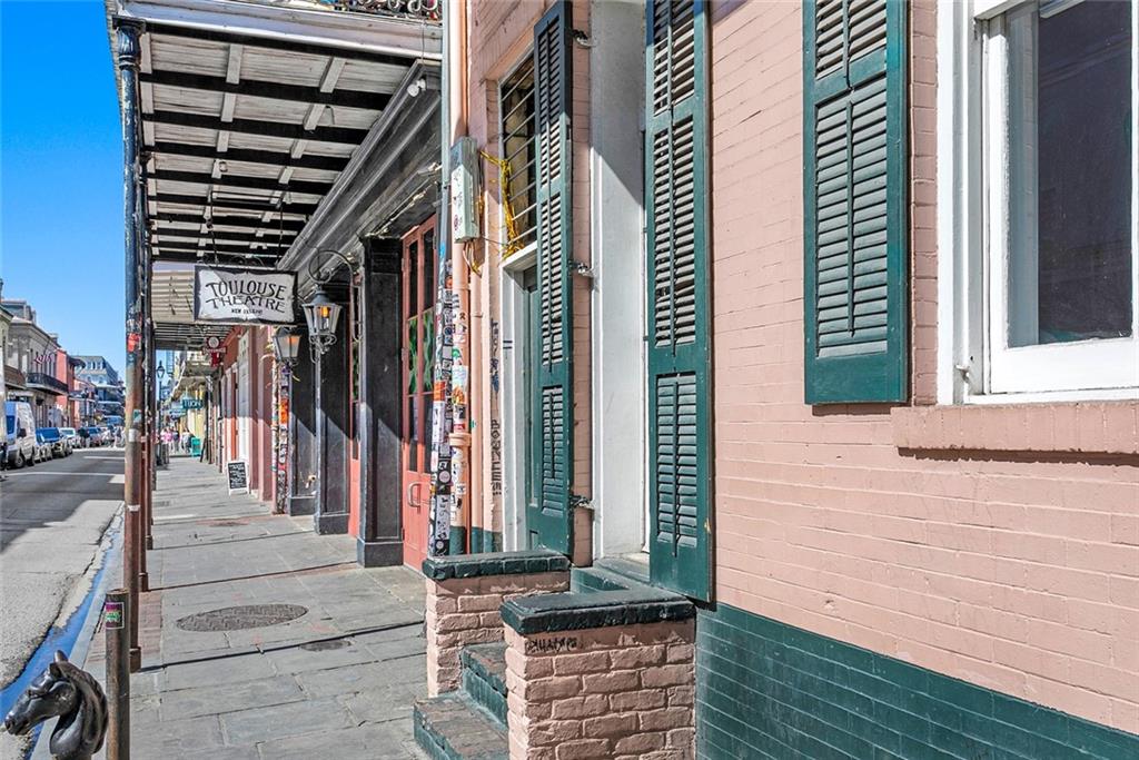 605-607 TOULOSE Street