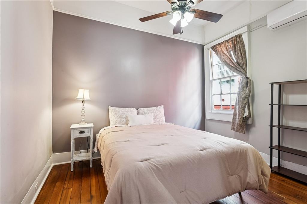 706-708 DESIRE Street