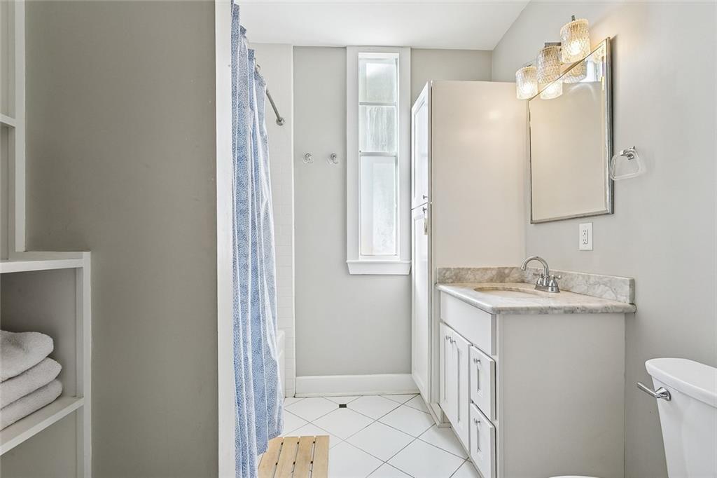 706-708 DESIRE Street