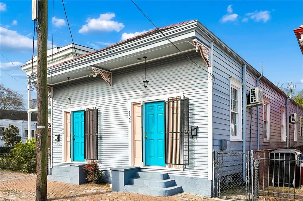 706-708 DESIRE Street