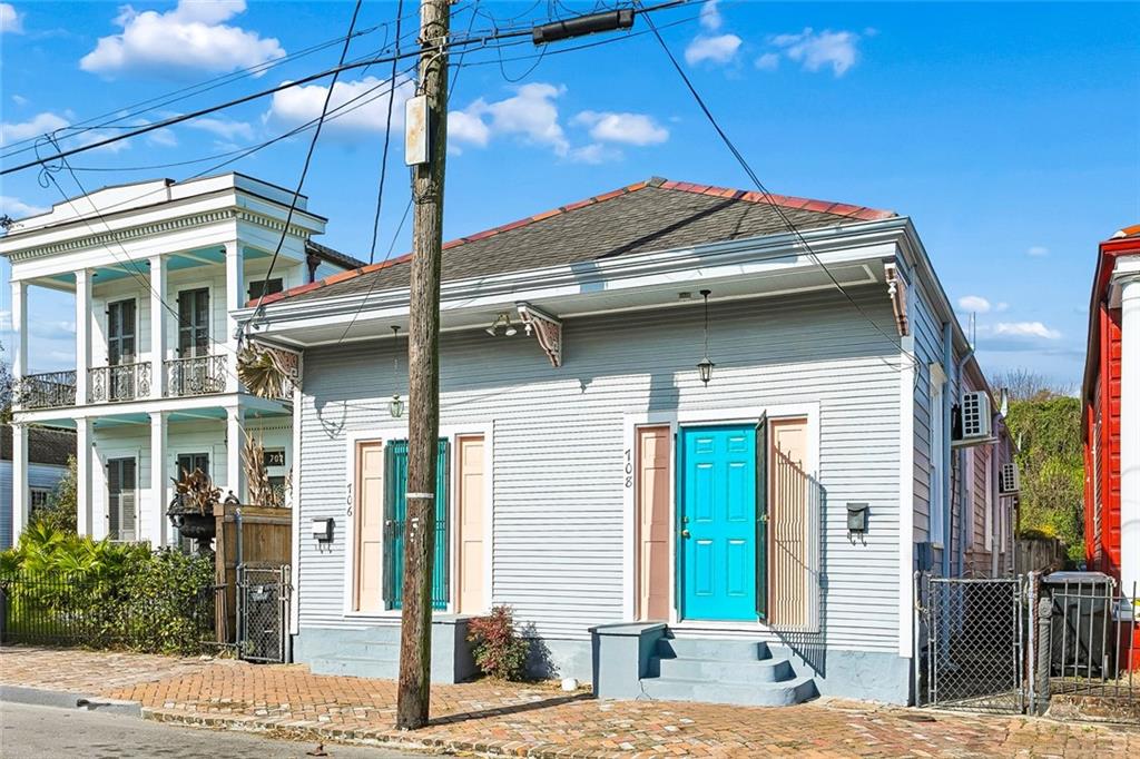 706-708 DESIRE Street