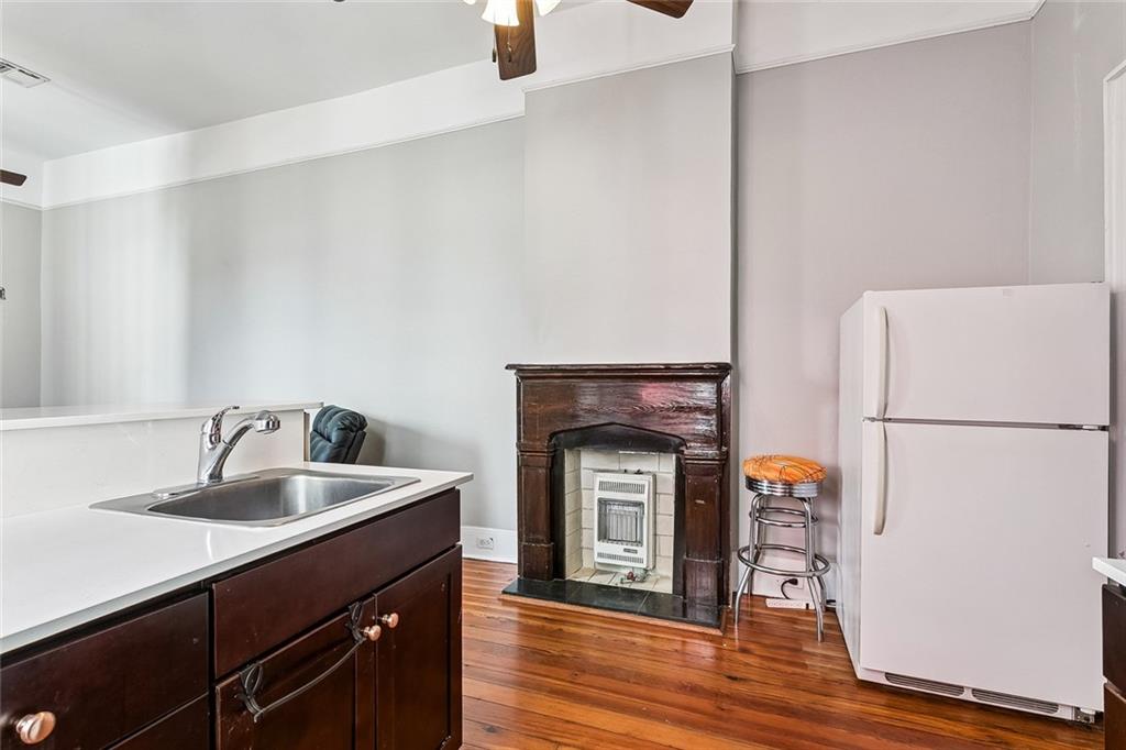 706-708 DESIRE Street