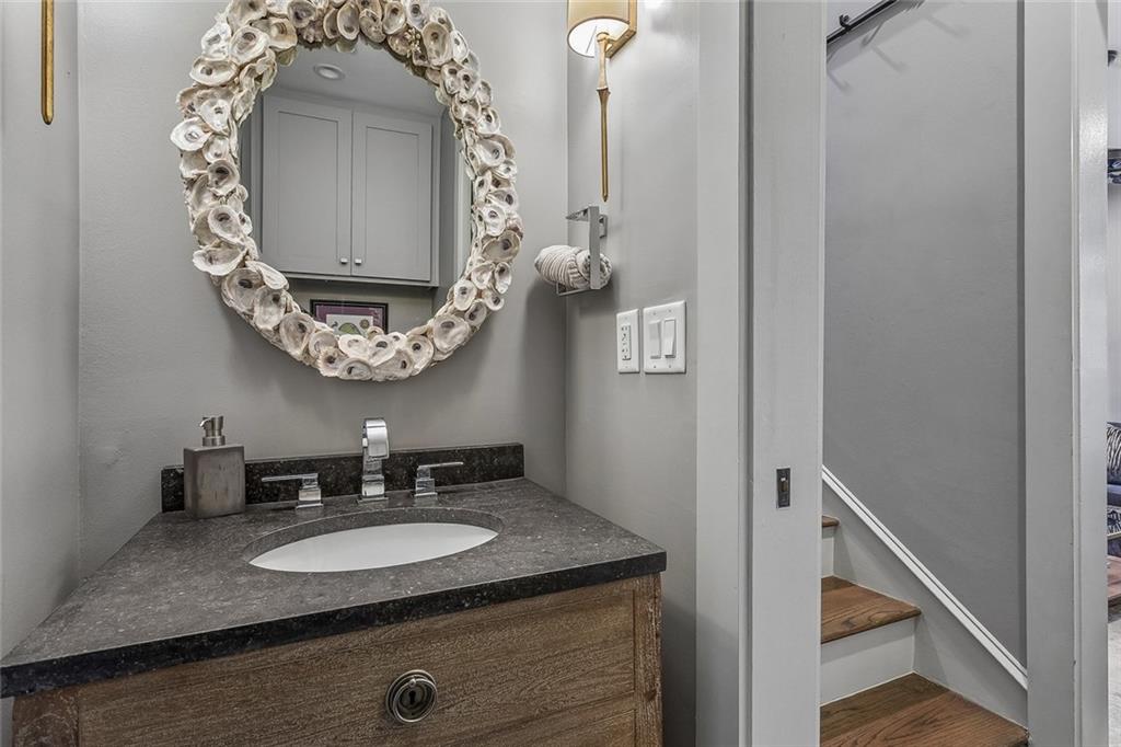 1201 CHARTRES Street 18