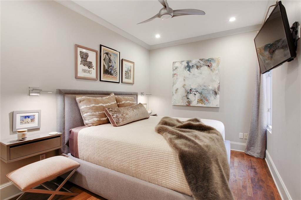 1201 CHARTRES Street 18