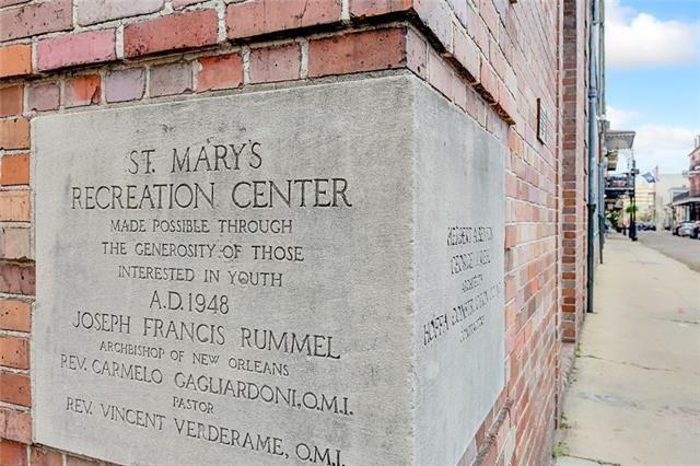 1201 CHARTRES Street 18