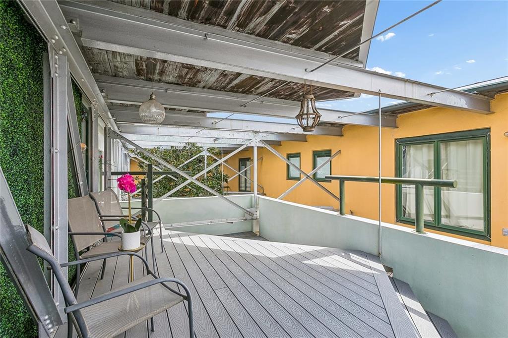 1201 CHARTRES Street 18