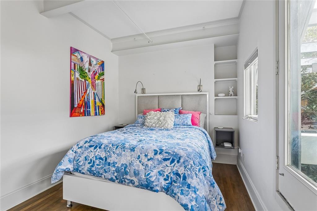 1201 CHARTRES Street 18