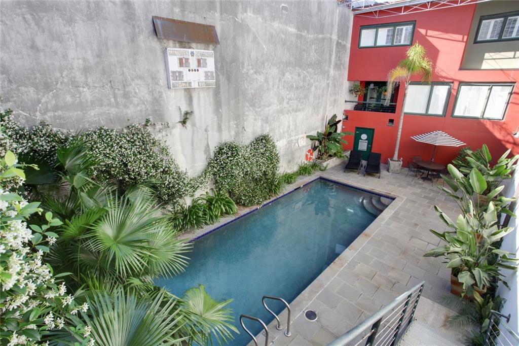 1201 CHARTRES Street 18