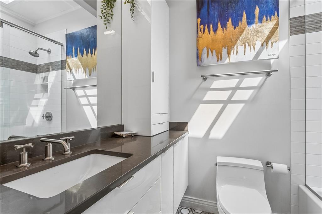 1201 CHARTRES Street 18