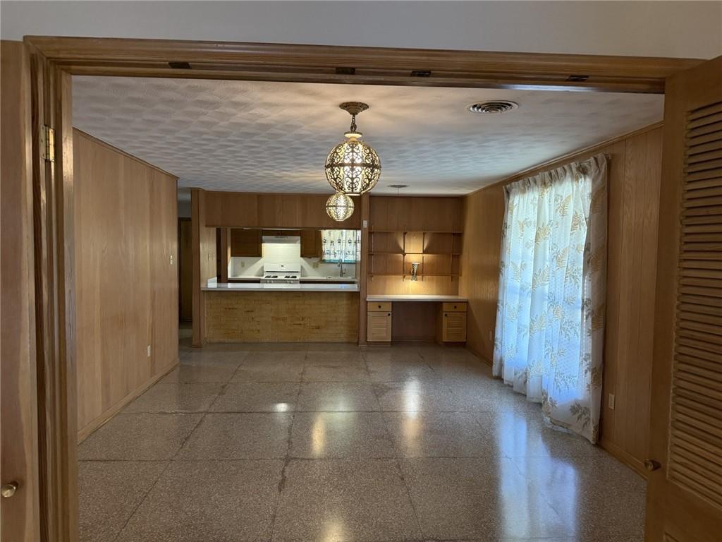 956 BONNABEL Boulevard