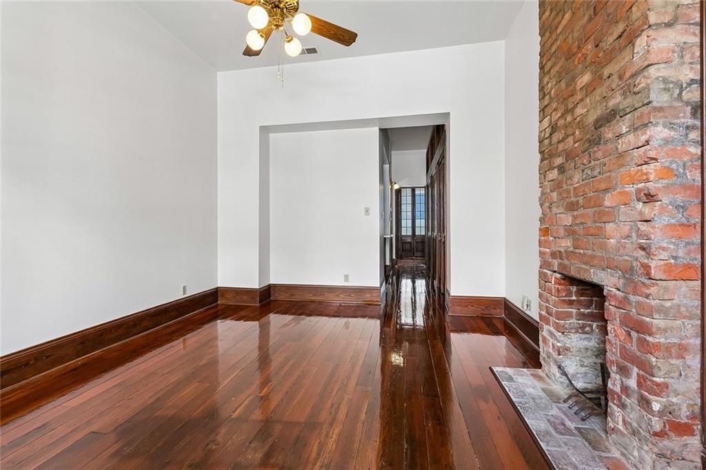 624 DAUPHINE Street Lower