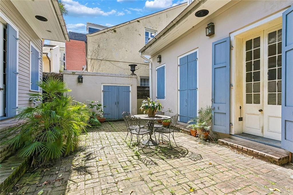 624 DAUPHINE Street Lower