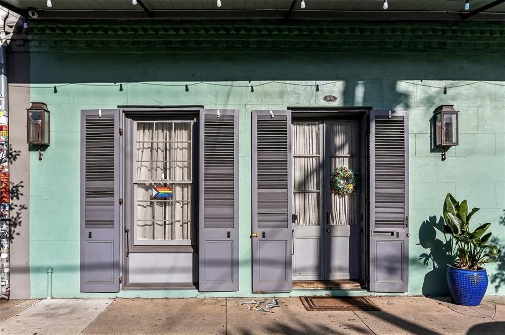 1905 ROYAL Street 1905