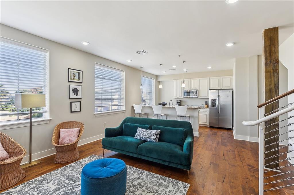 3308 BURGUNDY Street