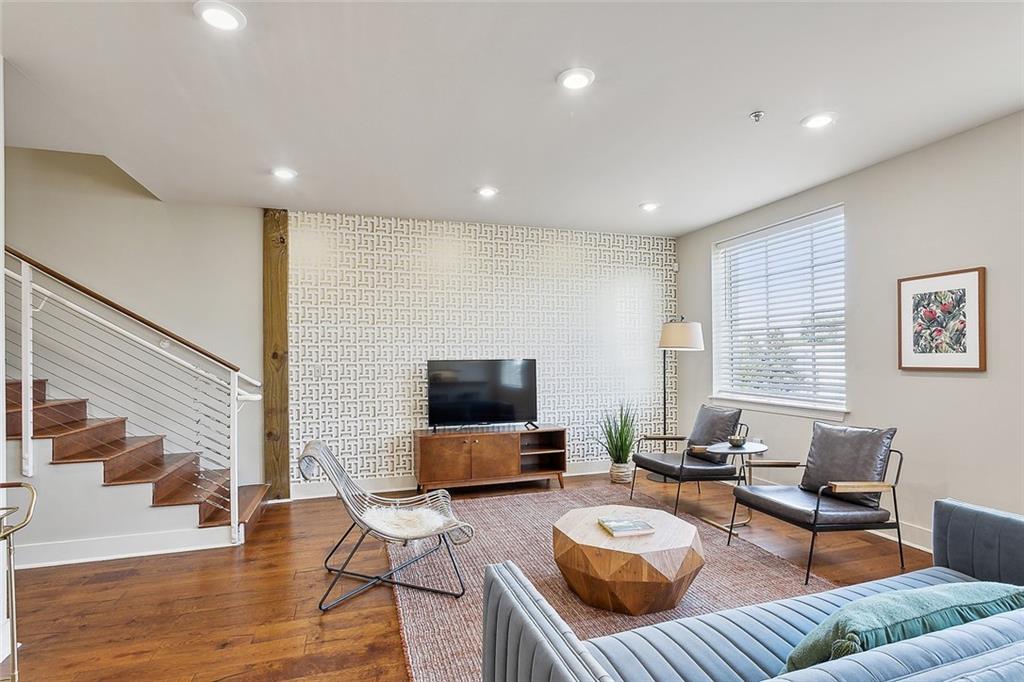 3308 BURGUNDY Street