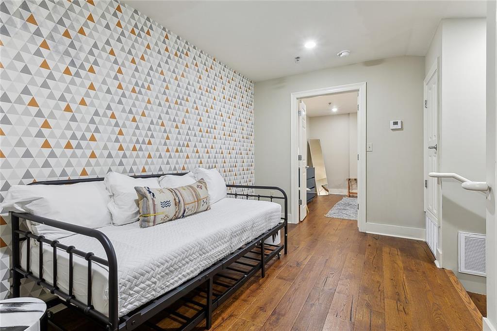 3308 BURGUNDY Street