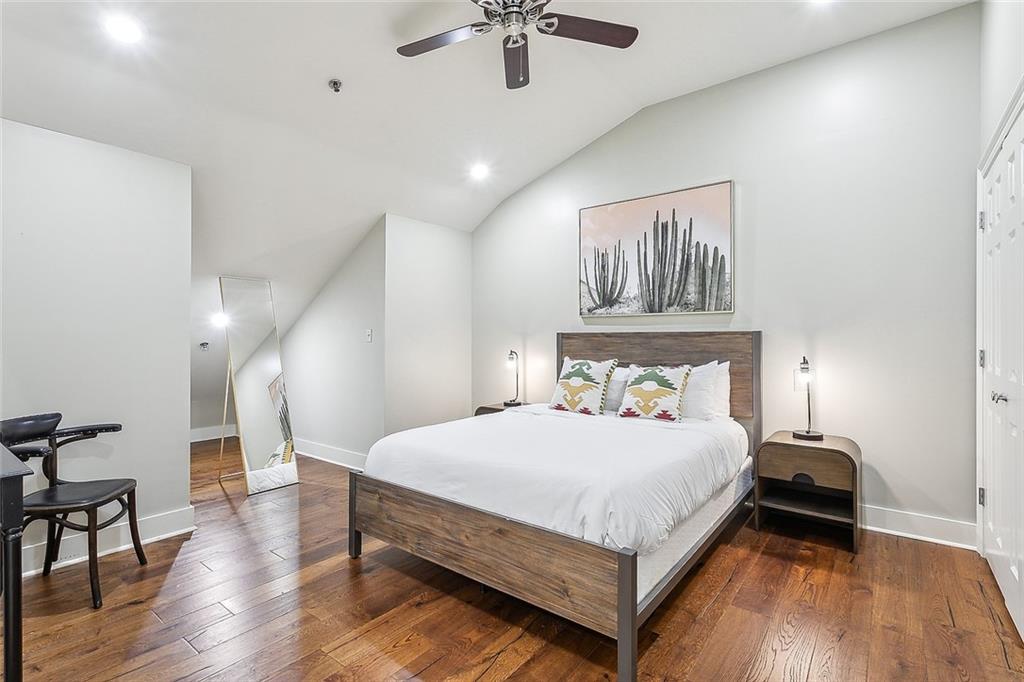 3308 BURGUNDY Street