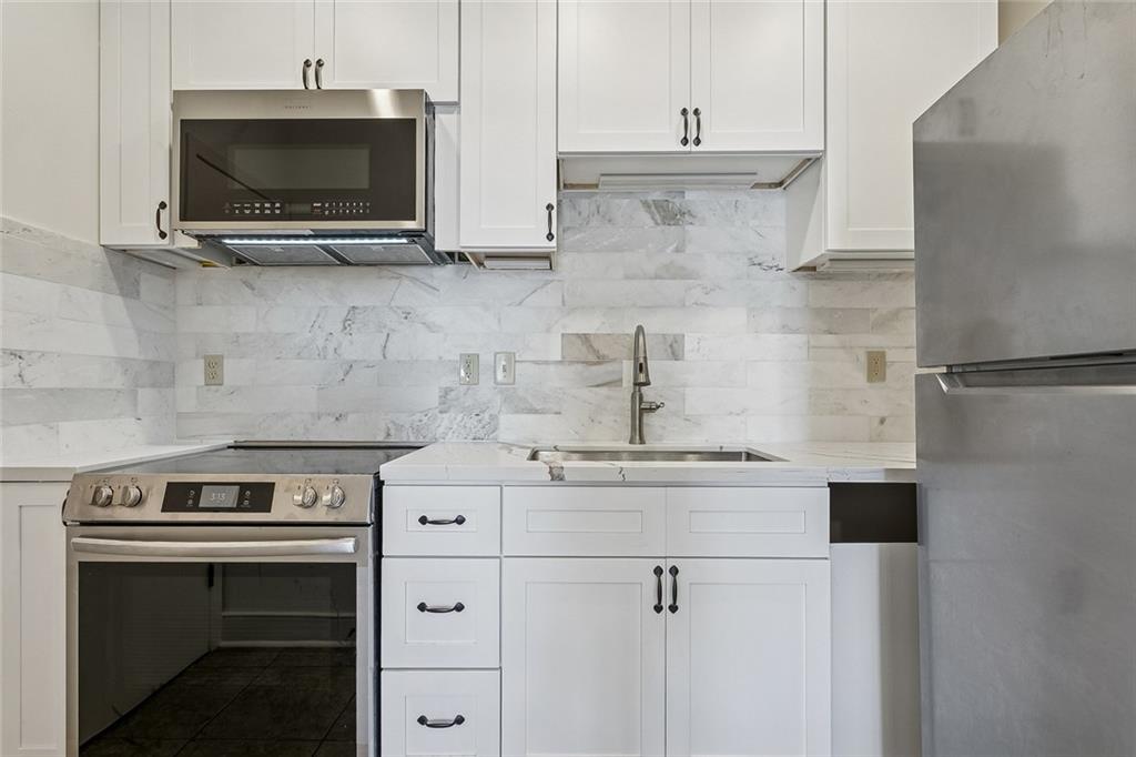 1221 DECATUR Street 302
