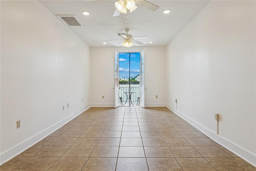1221 DECATUR Street 302