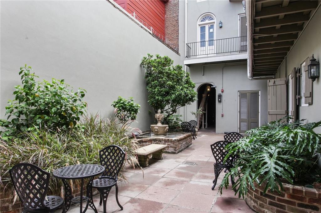 1221 DECATUR Street 302