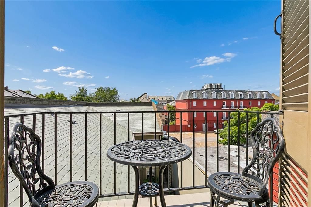 1221 DECATUR Street 302