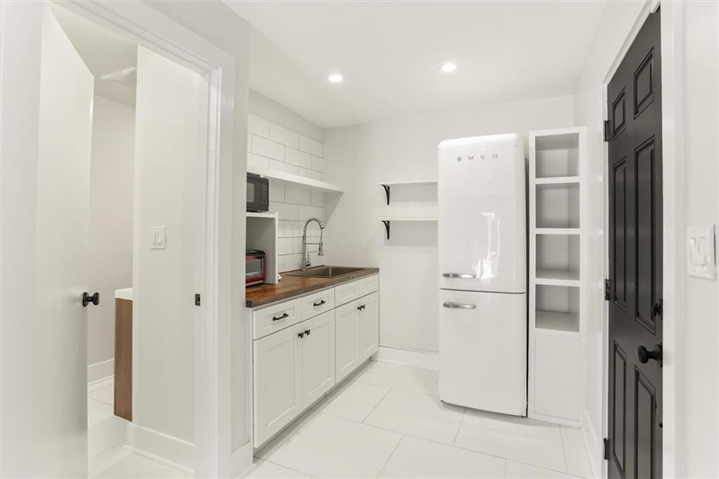 915 HENRY CLAY Avenue